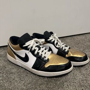 Jordan 1 Low “Gold Toe”